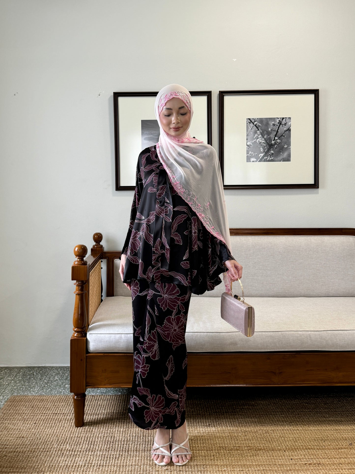 AMEERA KAFTAN IN MAROON