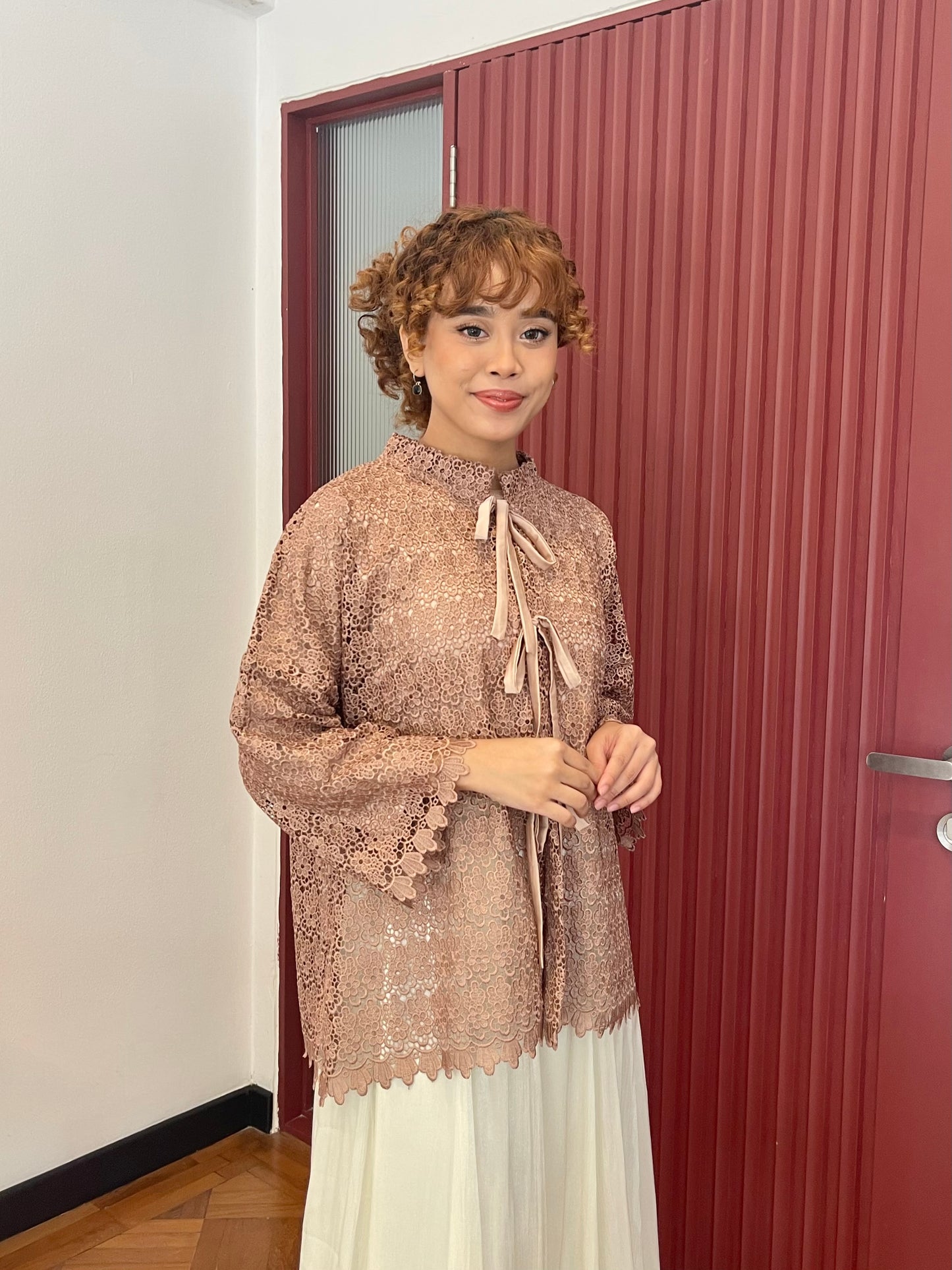 AYU COQUETTE TOP IN BROWN