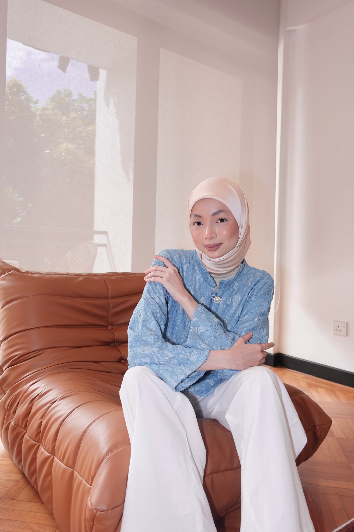 ANGGUN LACE TOP IN TIFFANY BLUE