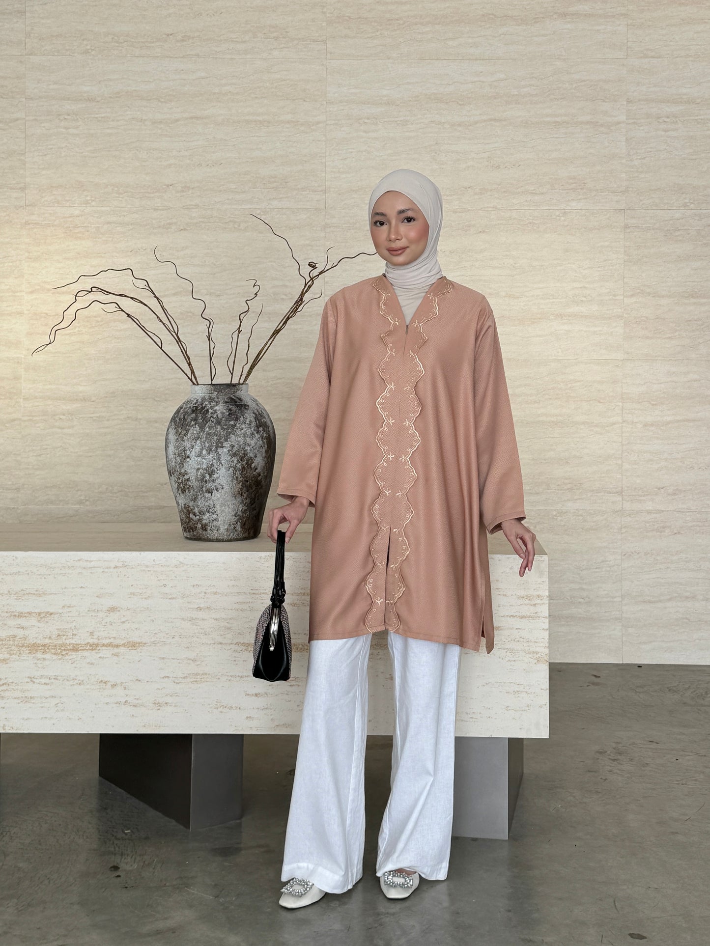 NATASHA IN PEACH PUFF