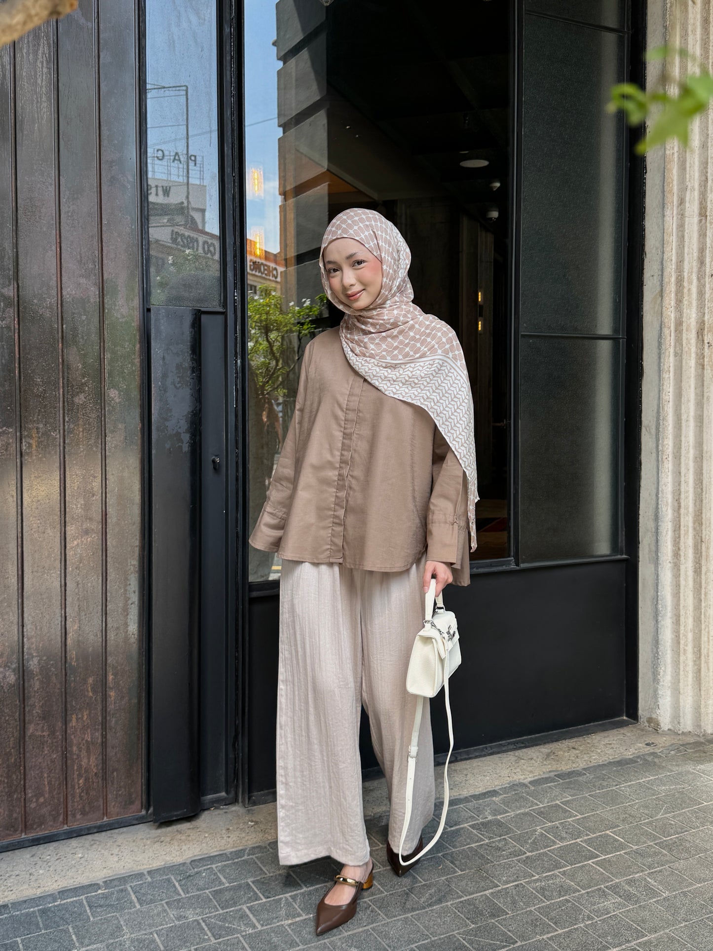 BETH LINEN IN BROWN