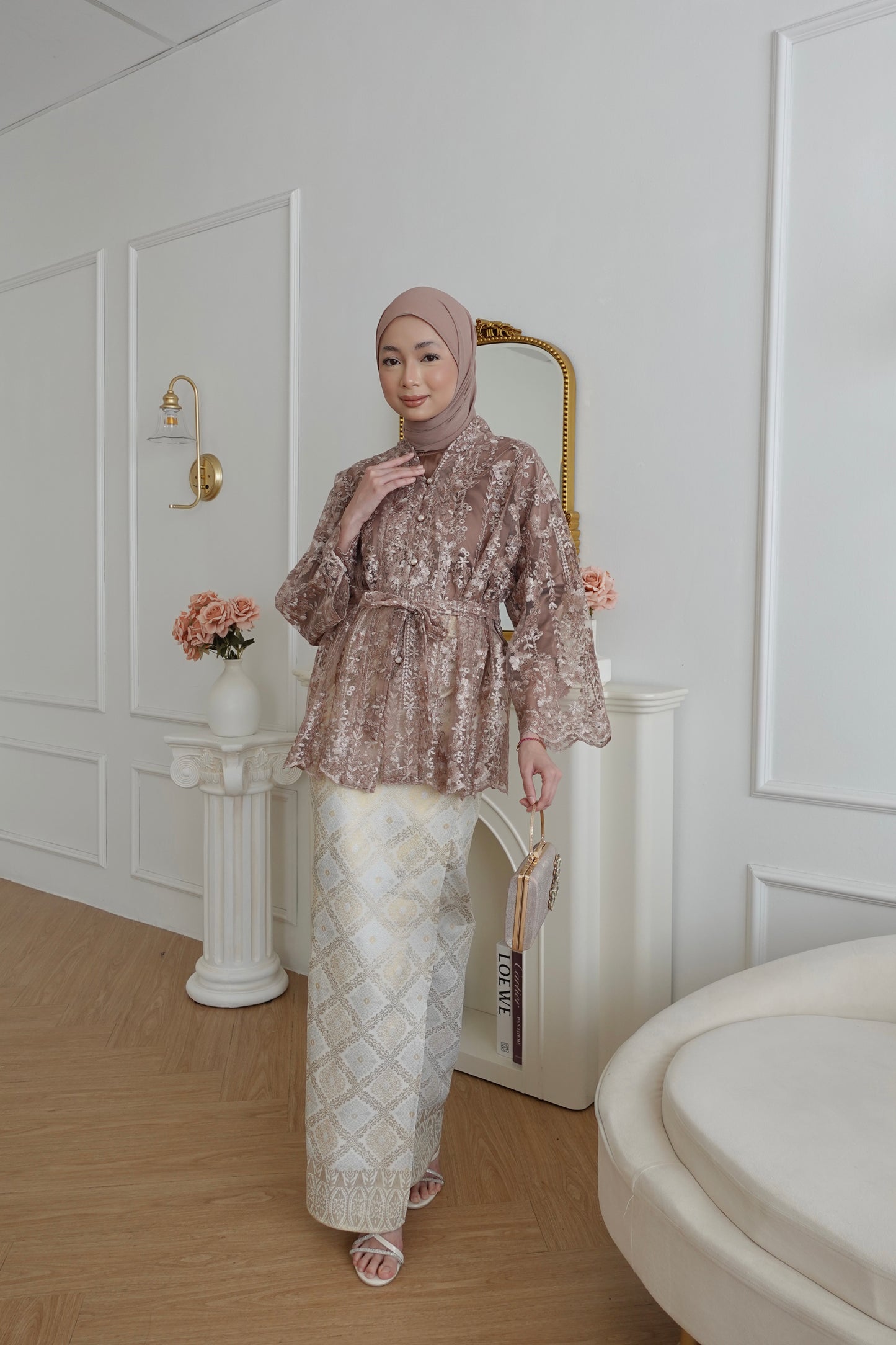 SALOMA IN MOCHA