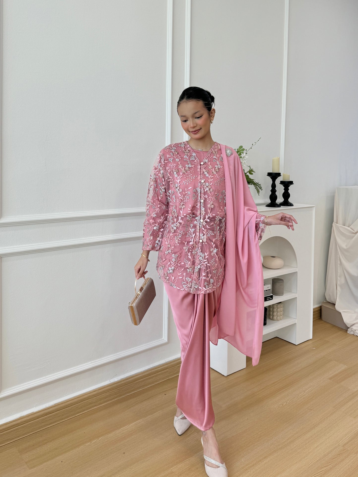 ANGGREK IN BLOSSOM PINK