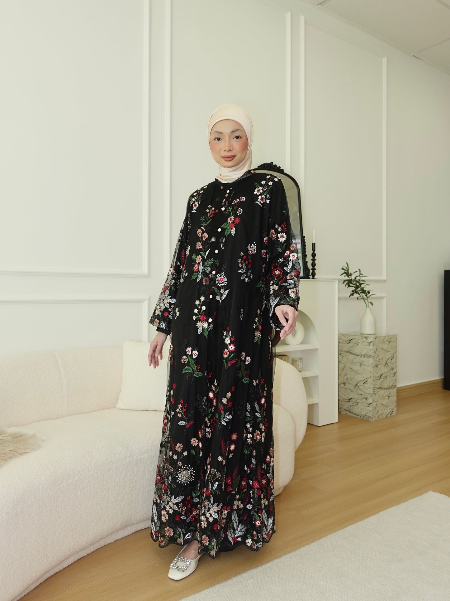 DIARA ABAYA IN BLACK