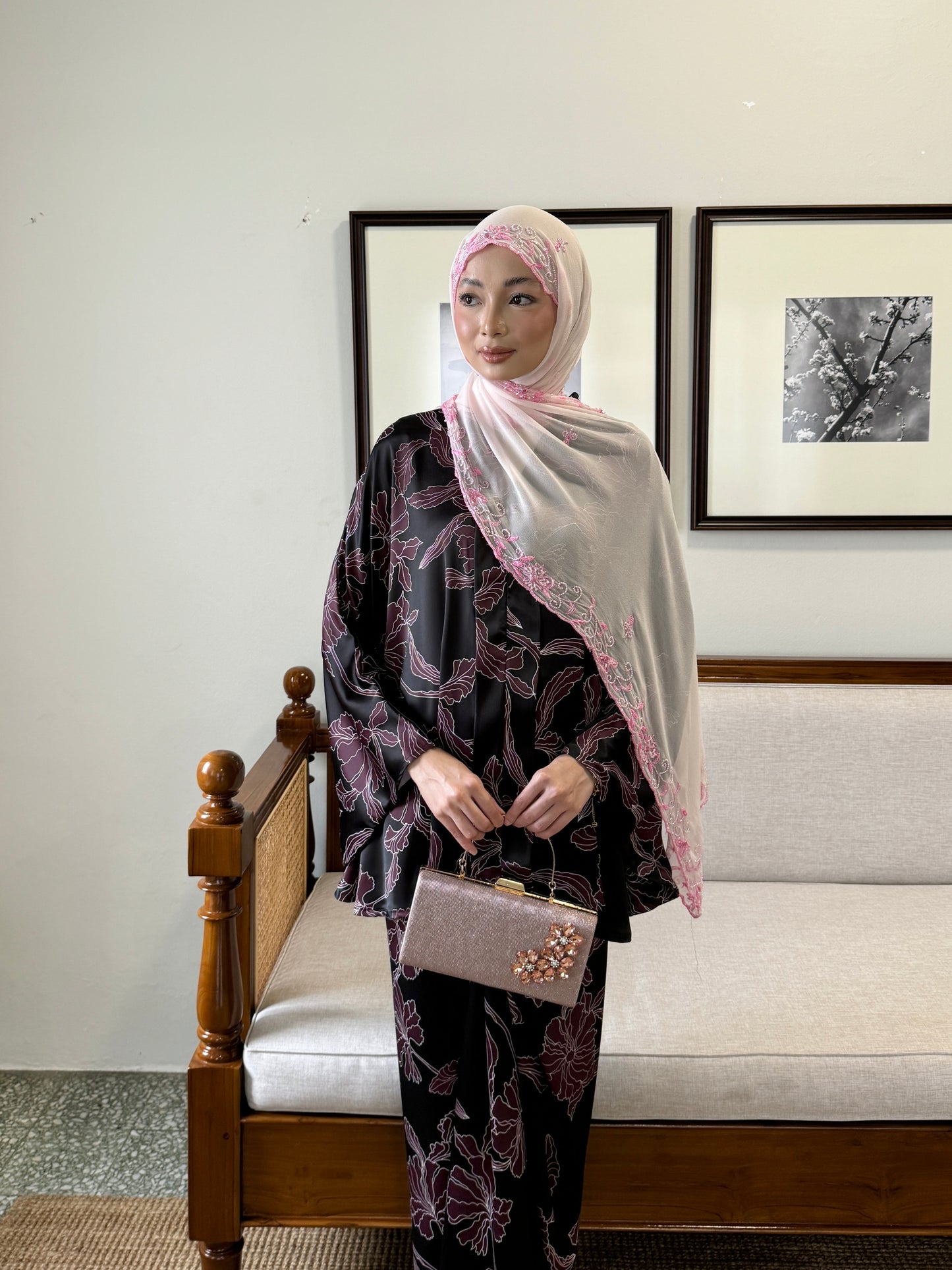 AMEERA KAFTAN IN MAROON