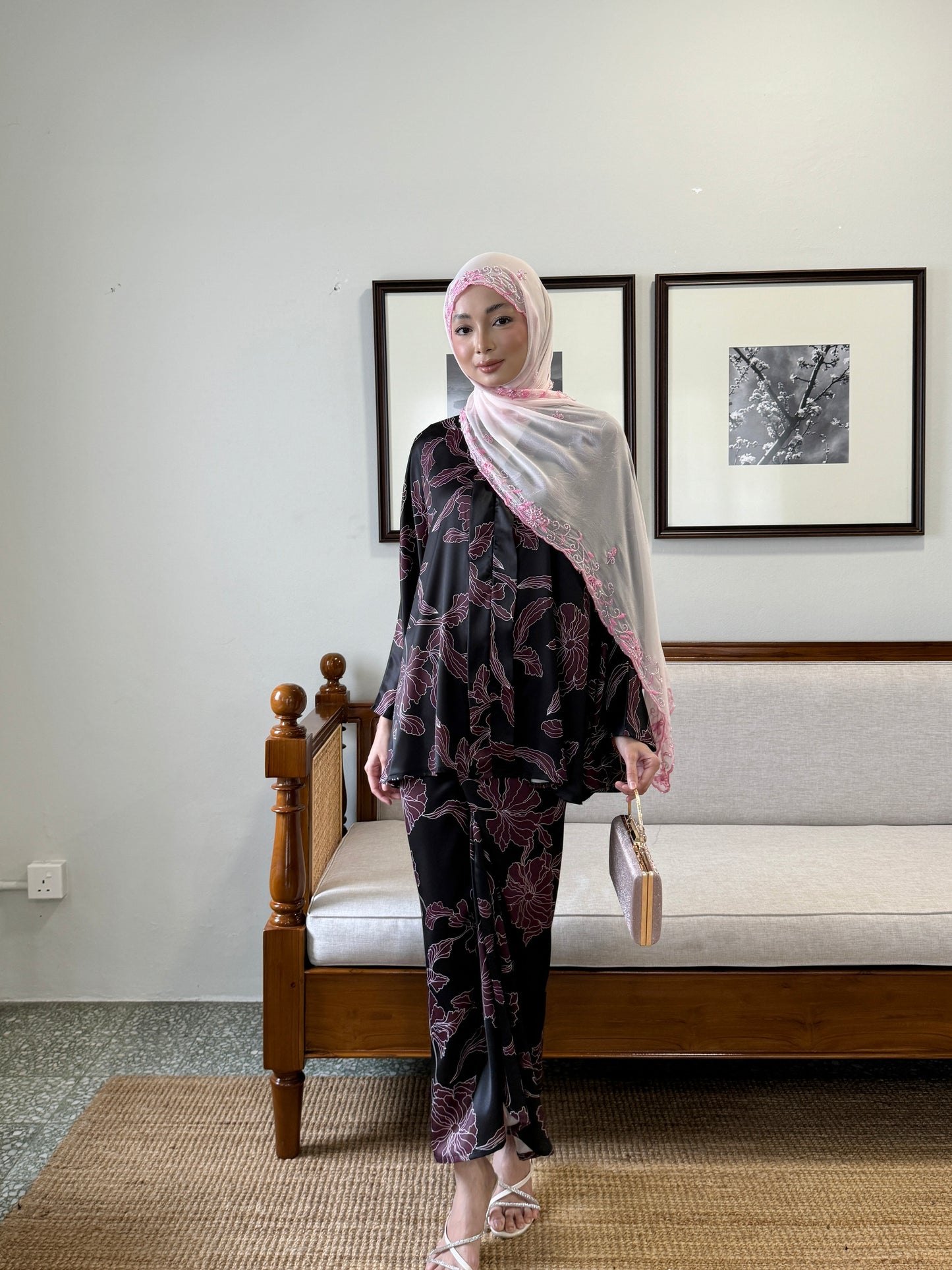 AMEERA KAFTAN IN MAROON