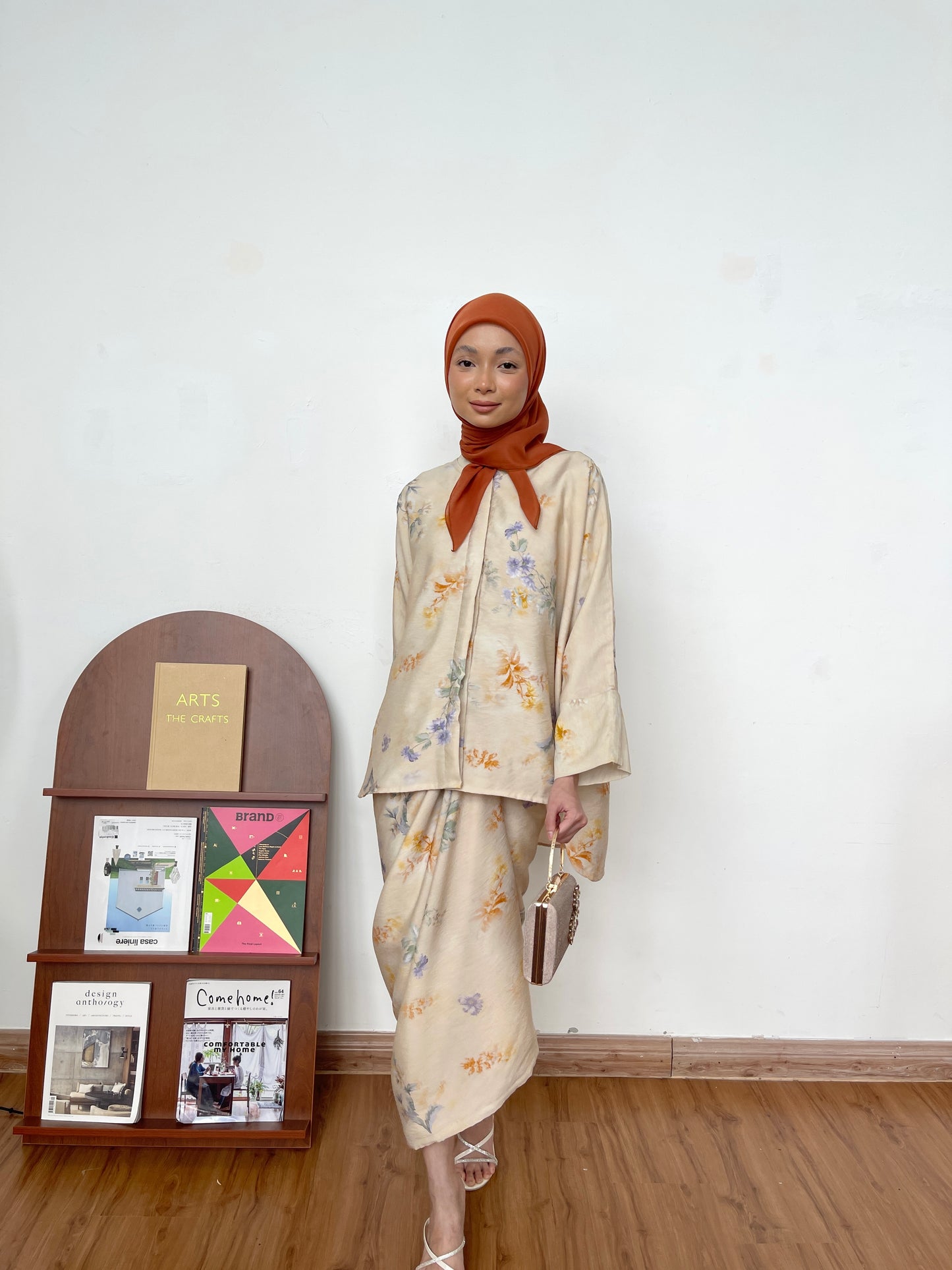 KUNTUM KURUNG IN SOFT YELLOW