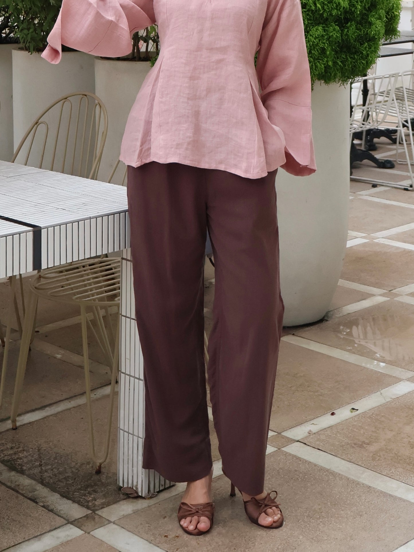 EASE LINEN PANTS IN CHOCOLATE