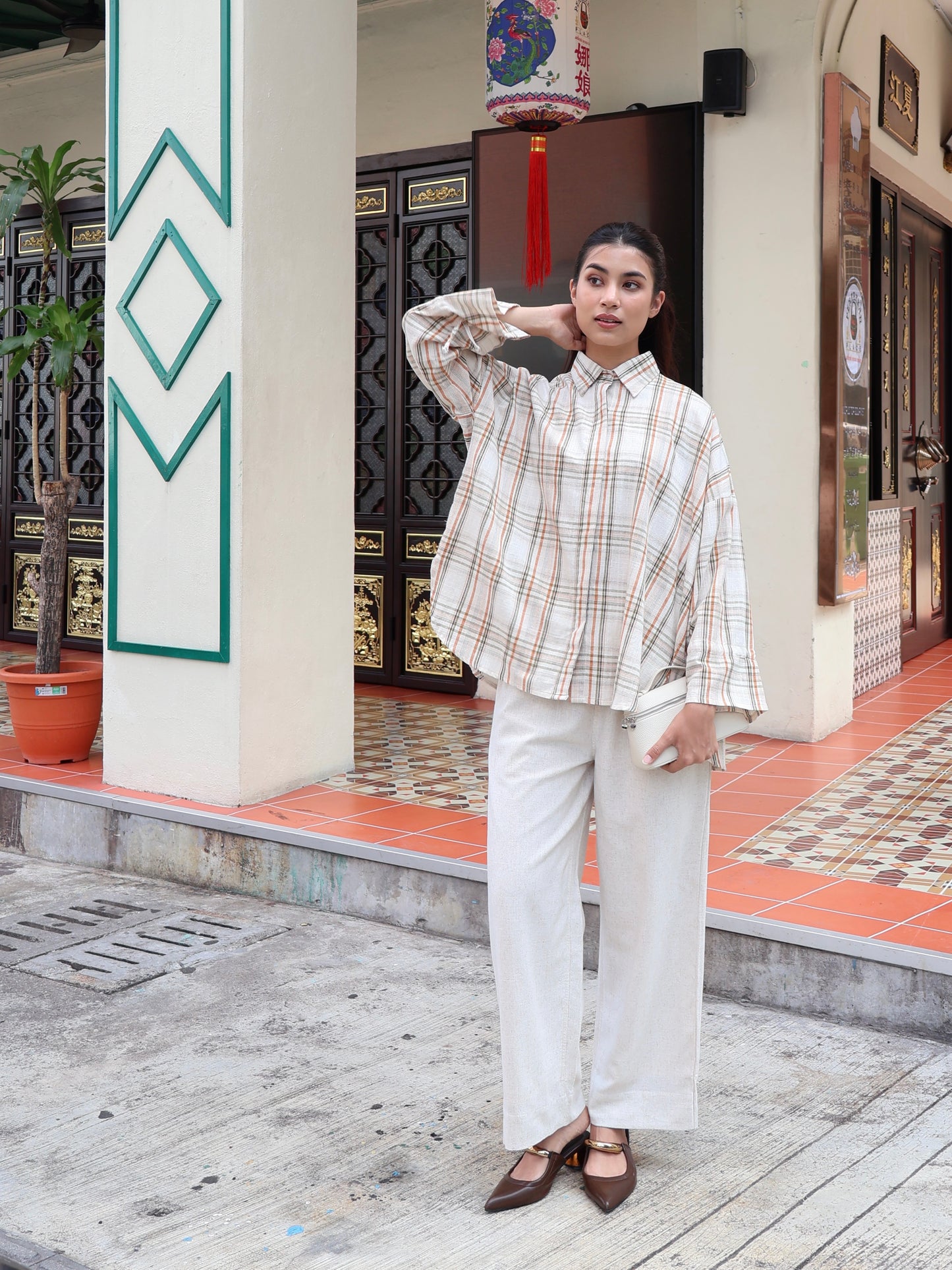 BETH CHECKERED IN BEIGE