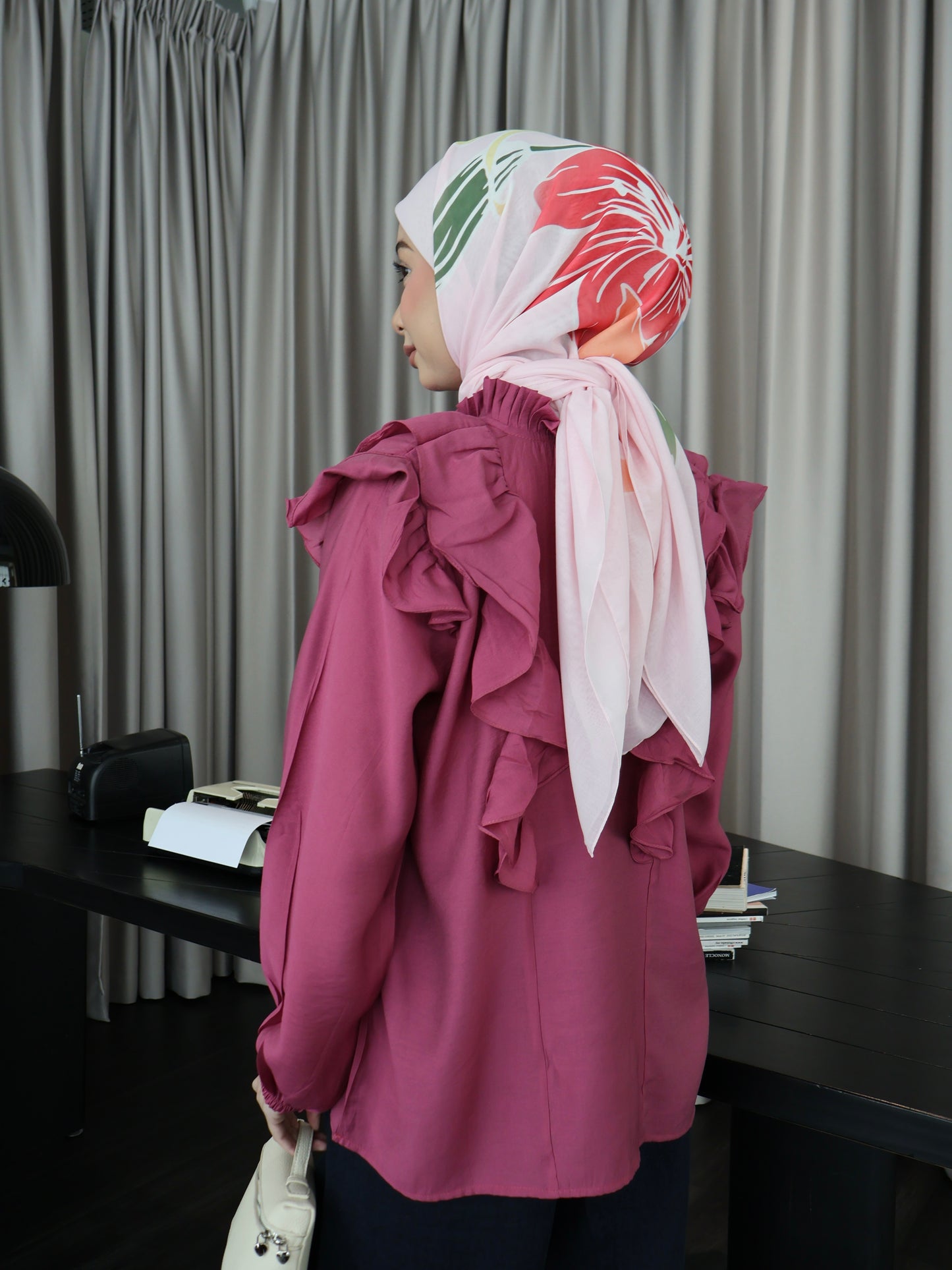 WHISPER LYOCELL IN MAGENTA