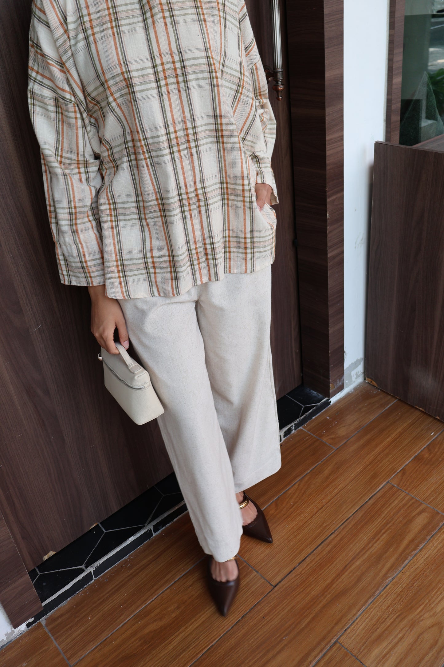 EASE LINEN PANTS IN NATURAL