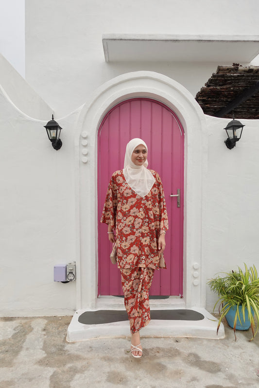 KESUMA KURUNG IN DEEP ORANGE