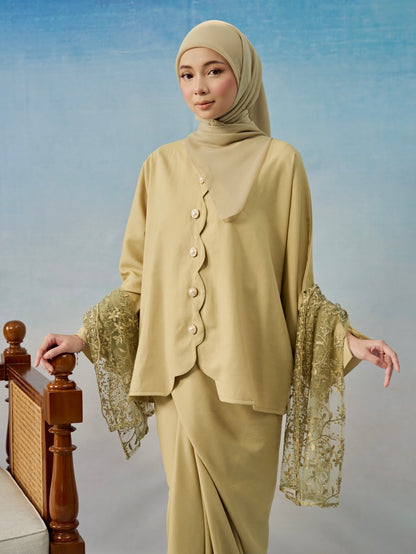 Dahlia Linen Plain in Moss
