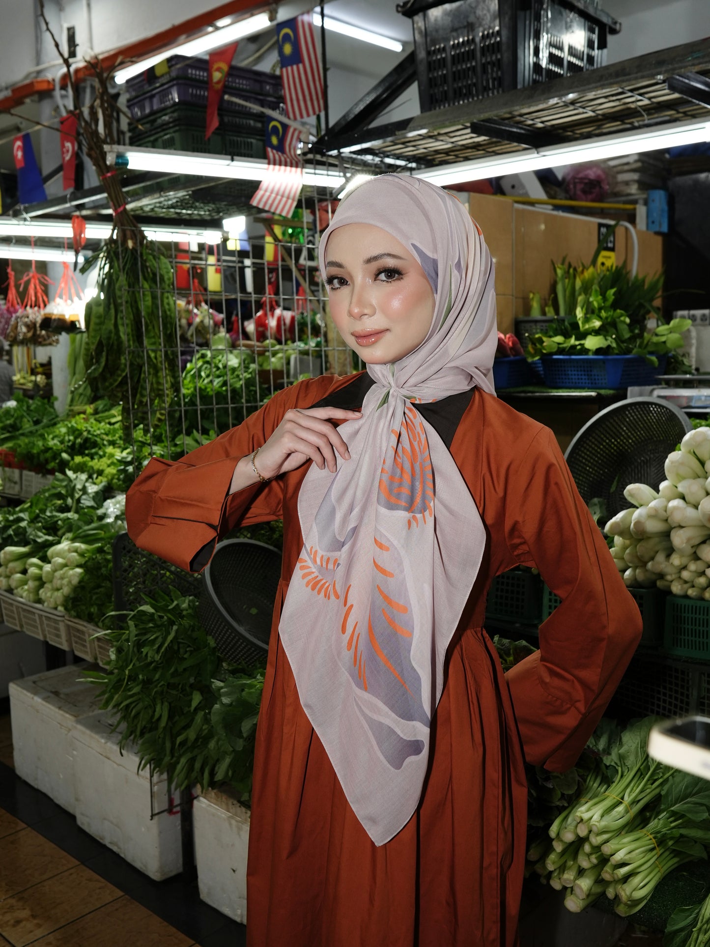 TUDUNG IRIS IN UNGU PUDAR