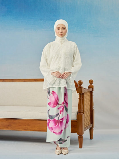 Aurelia Kurung in Pearl Bloom