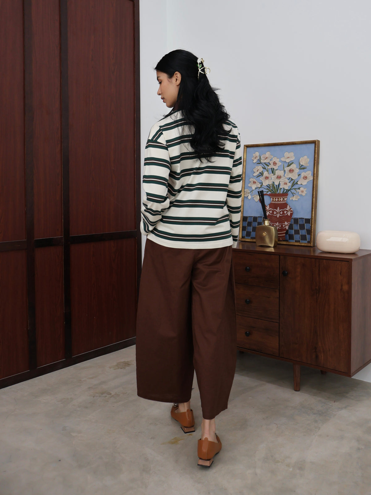 Curved Linen Pants in Chocolate