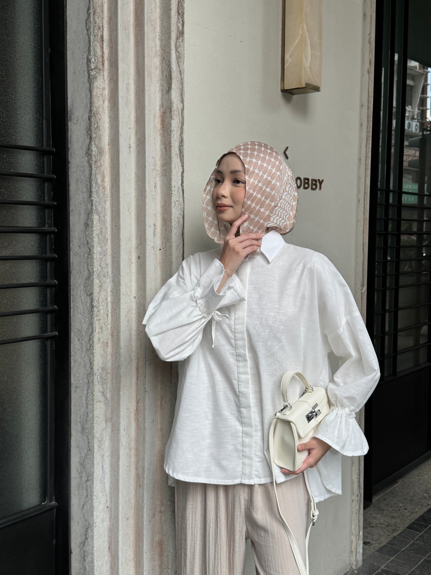 BETH LINEN IN WHITE
