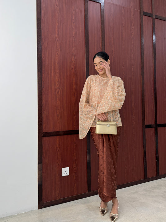 DEFECT ASTER KURUNG IN AMBER SAND
