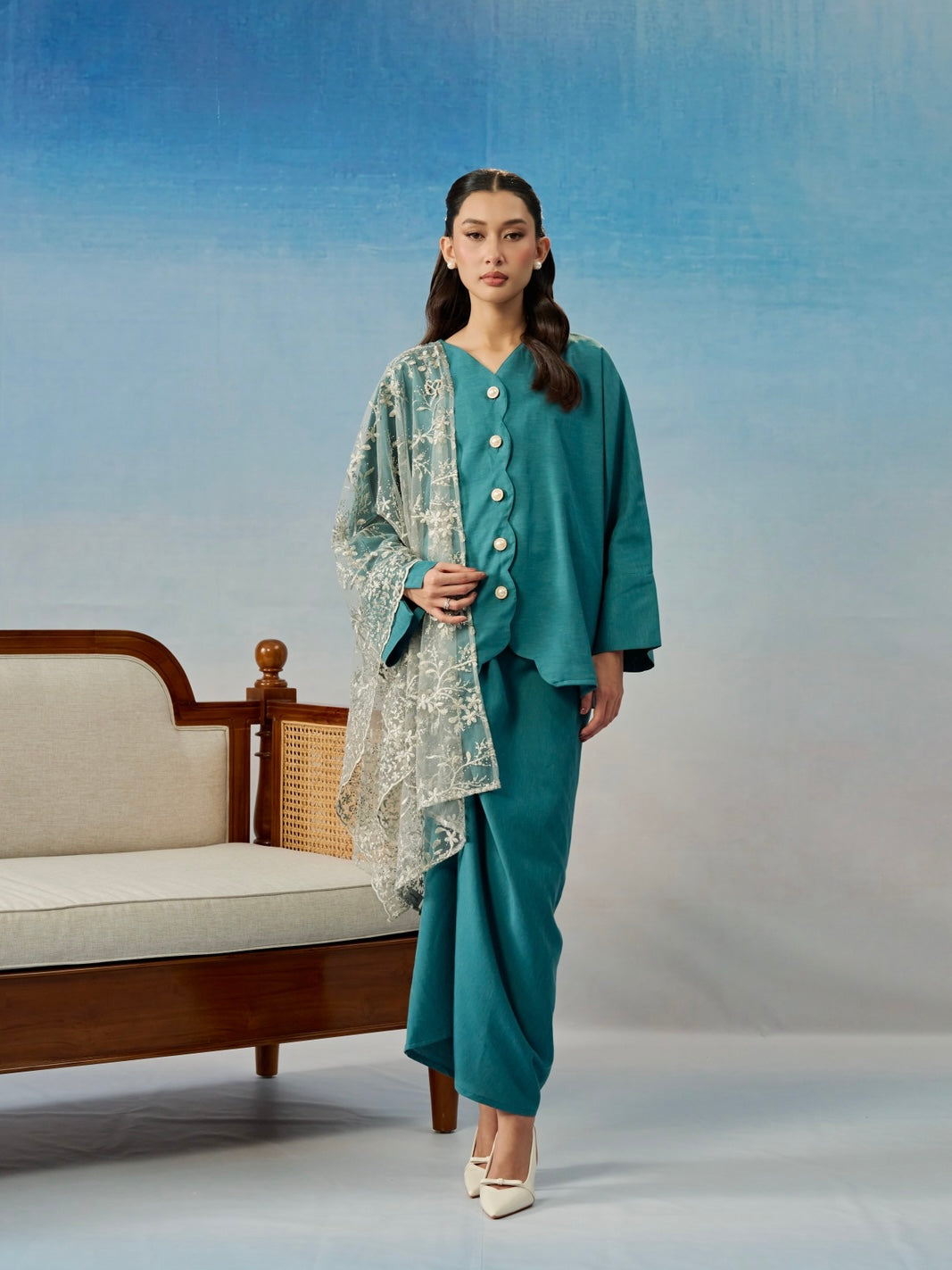 DAHLIA LINEN PLAIN IN TEAL BLUE