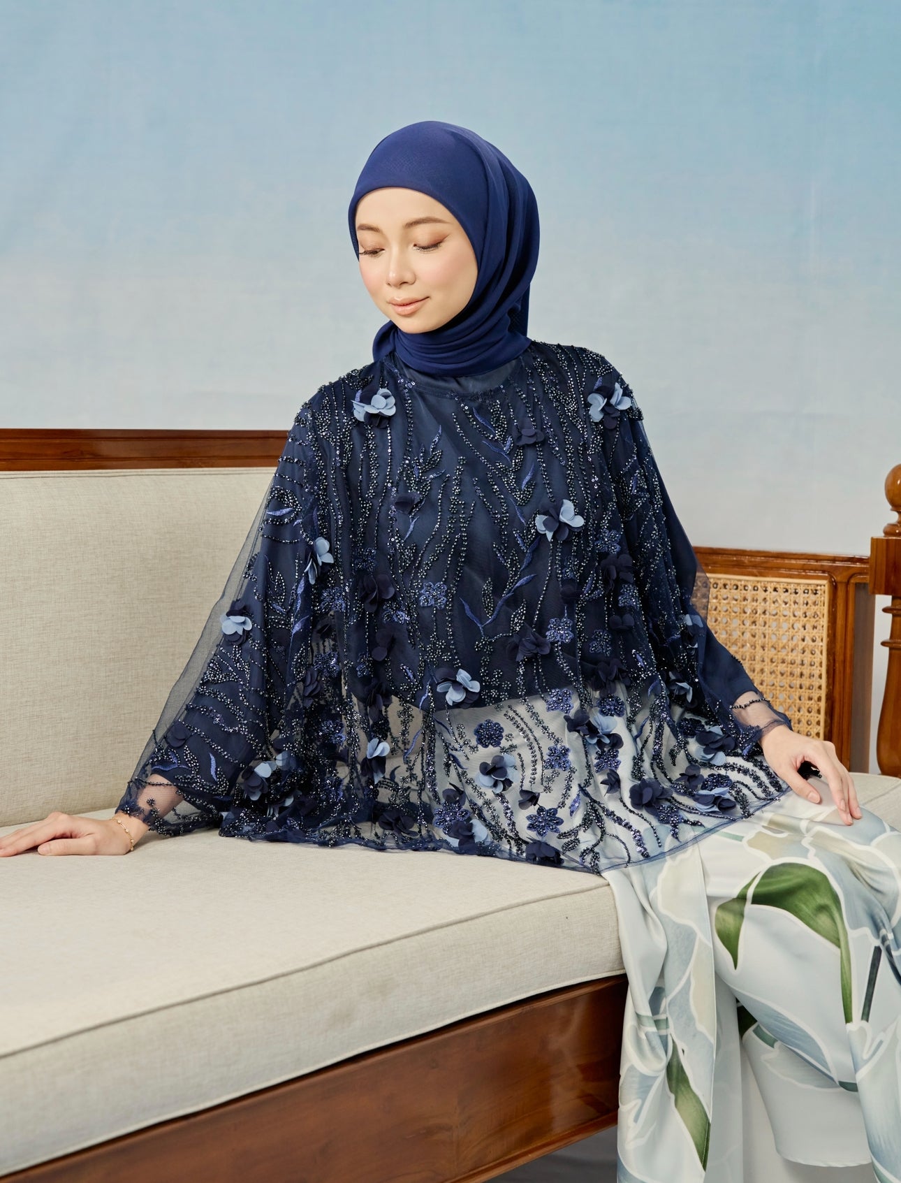 THEA CAFTAN IN NAVY BLUE