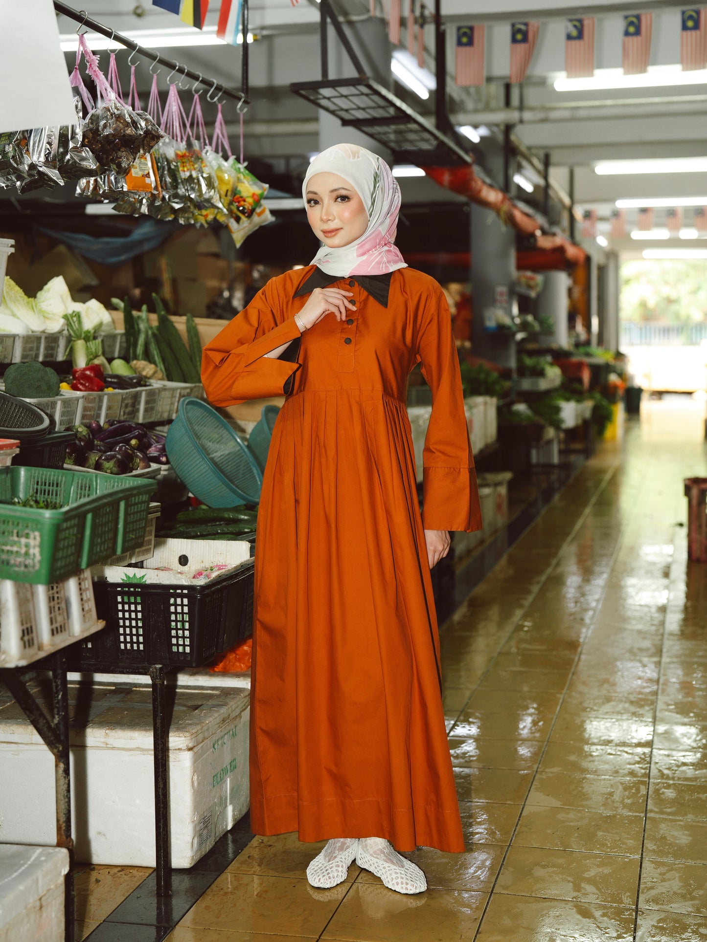 GAUN DWITONE IN BRICK