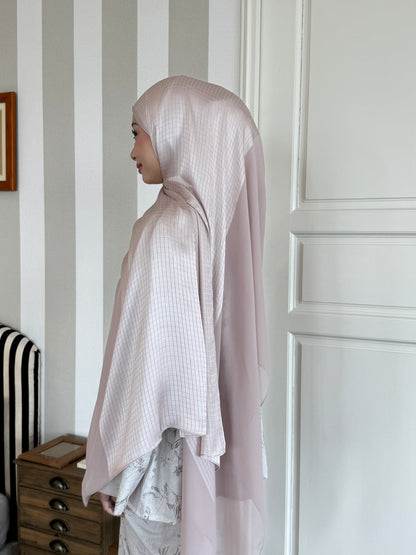 Vela Shawl in Oat Pink