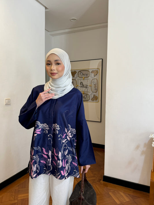 BATIK BUNGA BIRU