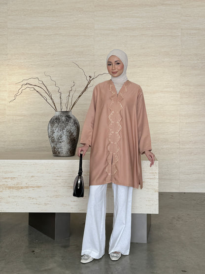 NATASHA IN PEACH PUFF