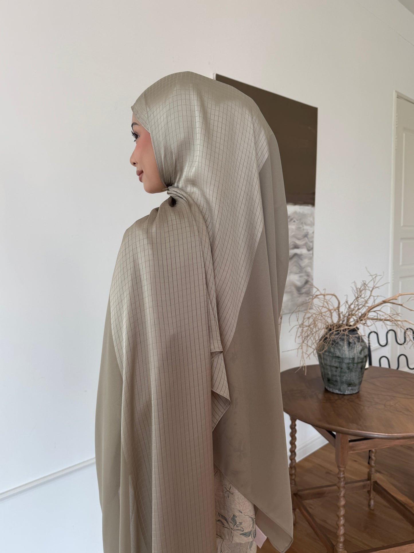 VELA SHAWL IN MUTED OLIVE