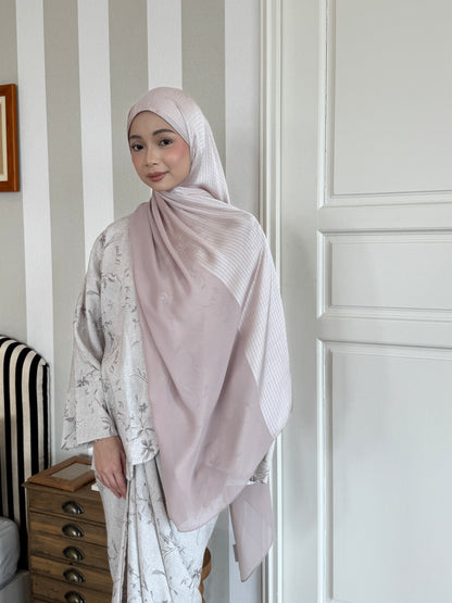 Vela Shawl in Oat Pink