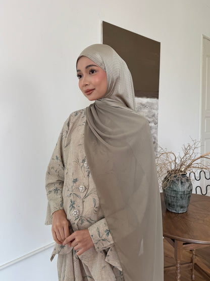 Vela Shawl in Muted Olive