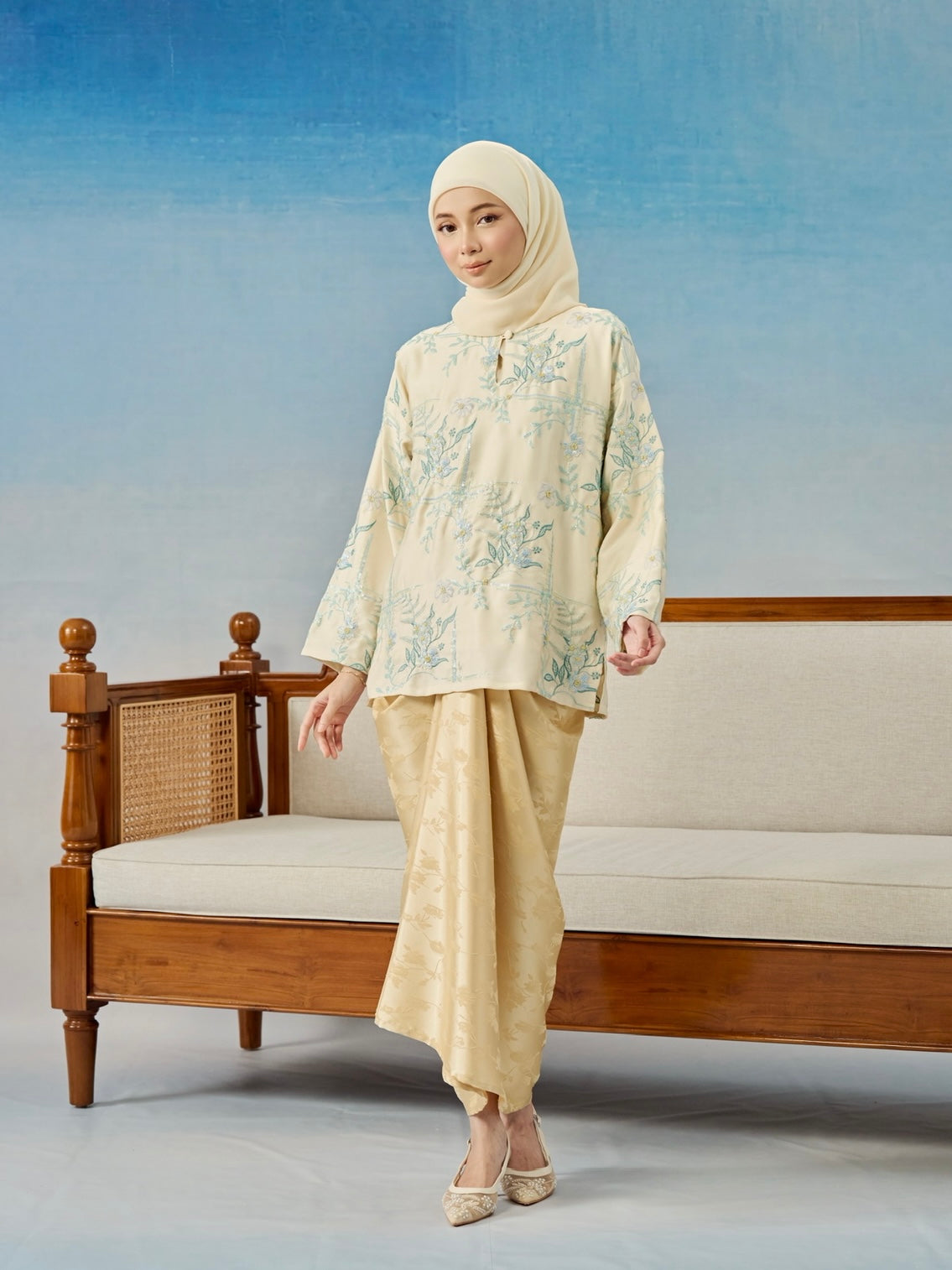 TANEA KURUNG IN CHAMPAGNE GOLD