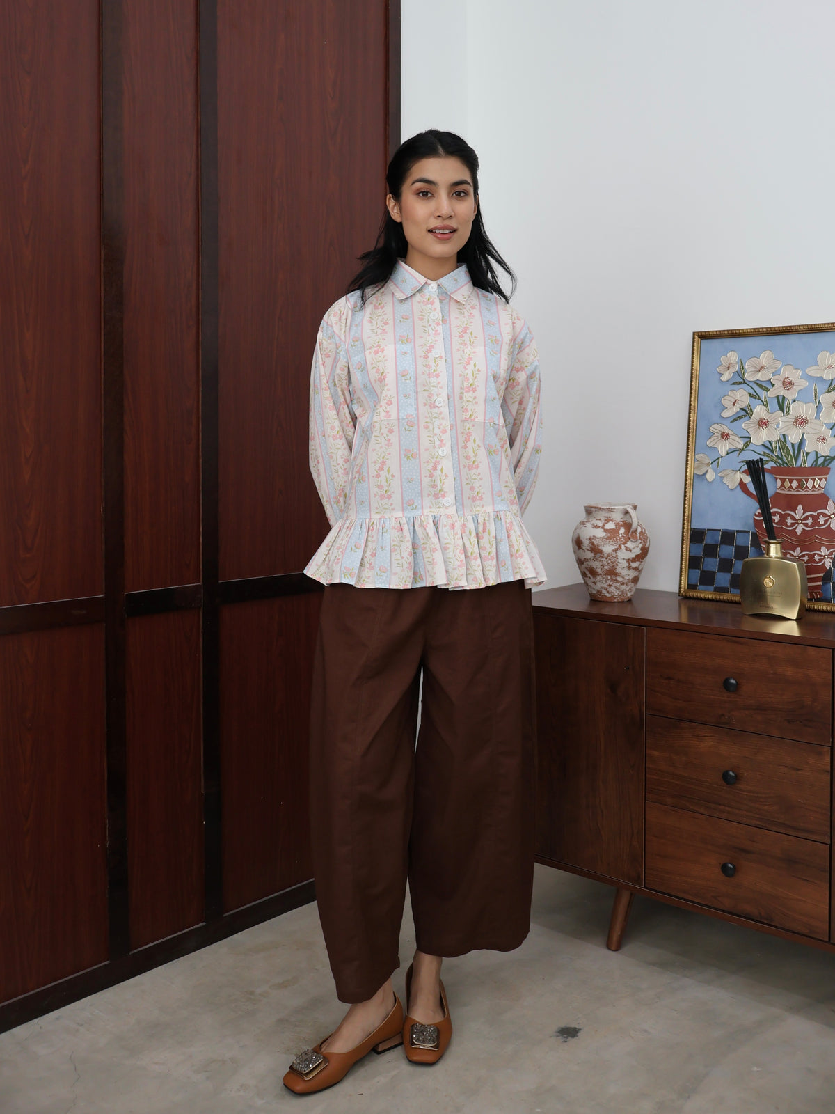 Curved Linen Pants in Chocolate