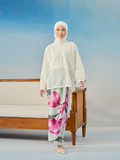 Aurelia Kurung in Pearl Bloom