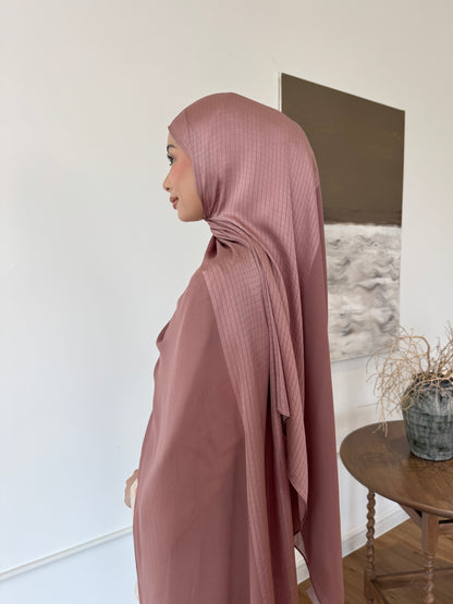 Vela Shawl in Rosy Brown