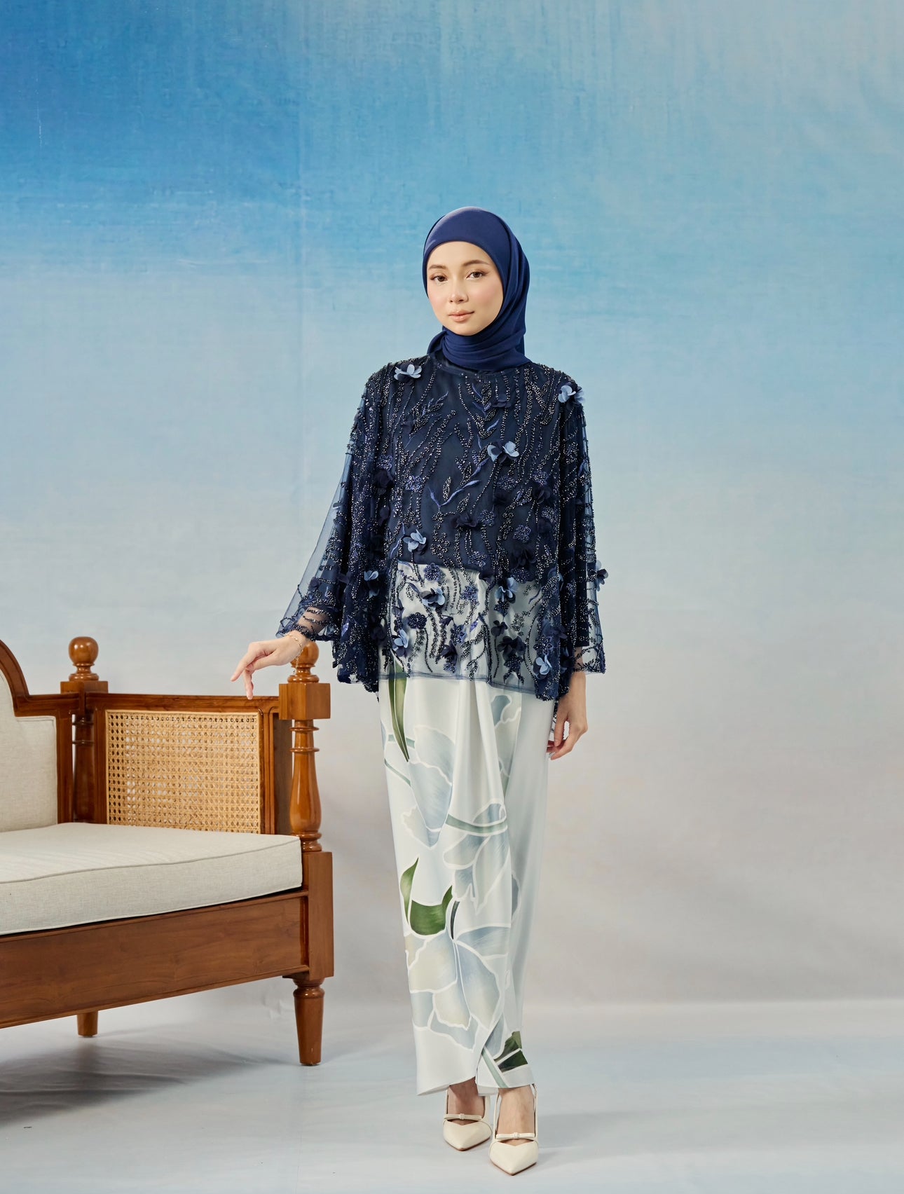 THEA CAFTAN IN NAVY BLUE