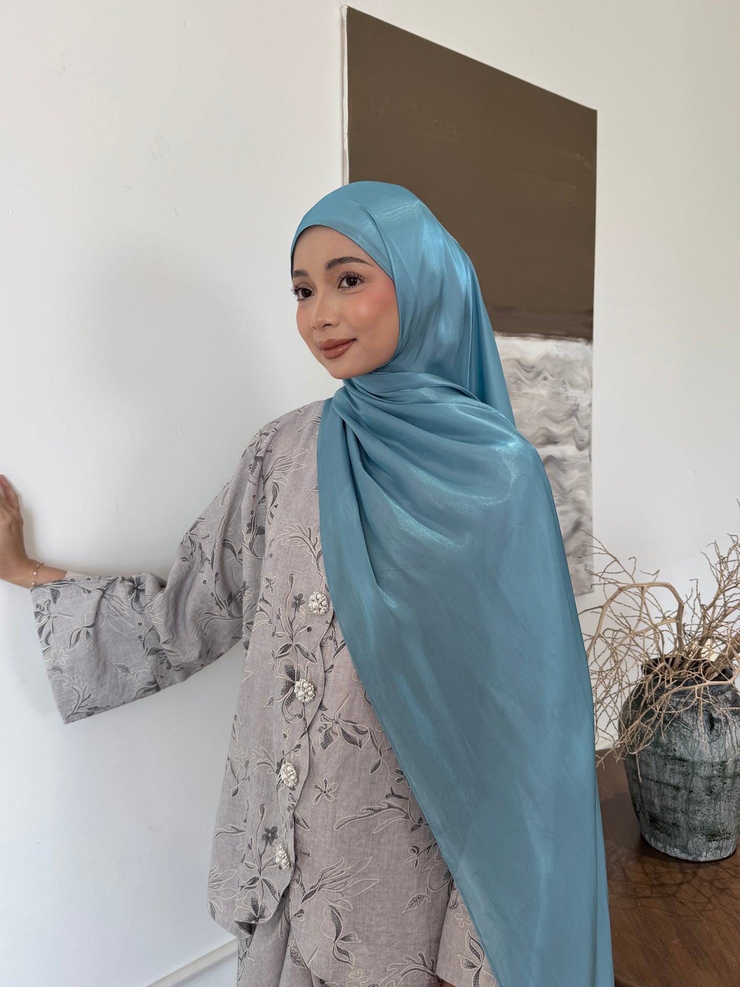 VELA ORGANDY SHAWL IN OCEAN TEAL