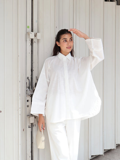 BETH LINEN IN WHITE