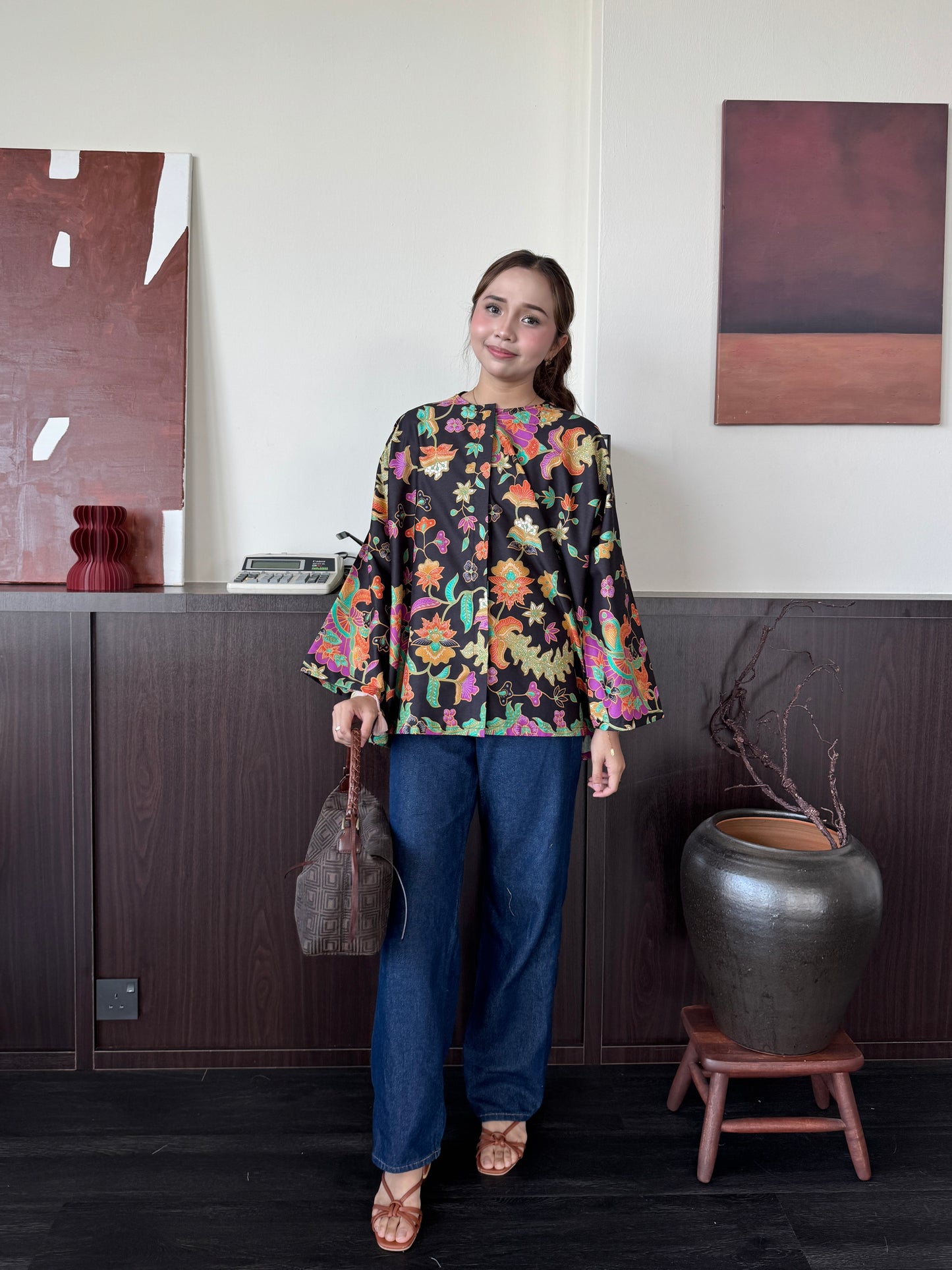 BATIK PUSPA IN HITAM