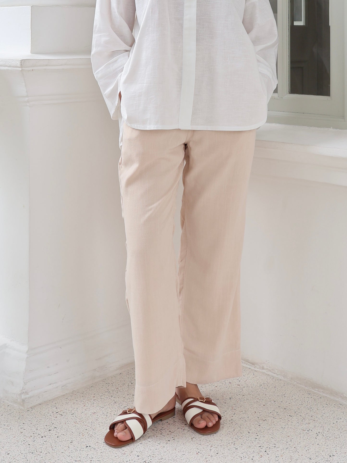 EASE LINEN PANTS IN CREAM