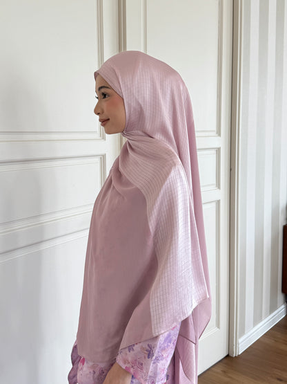 Vela Shawl in Vintage Rose