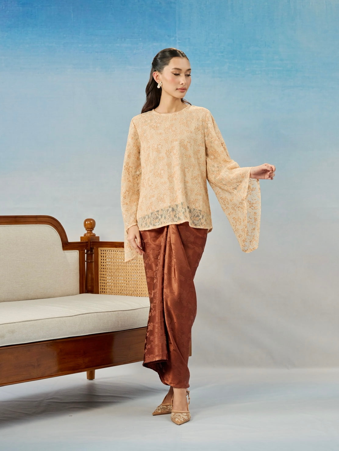 ASTER KURUNG IN AMBER SAND