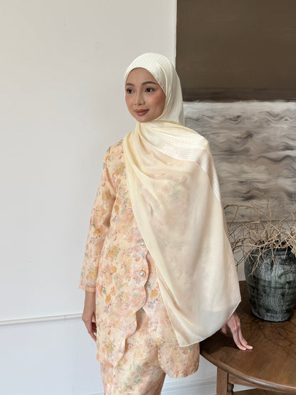 Vela Shawl in Buttercream