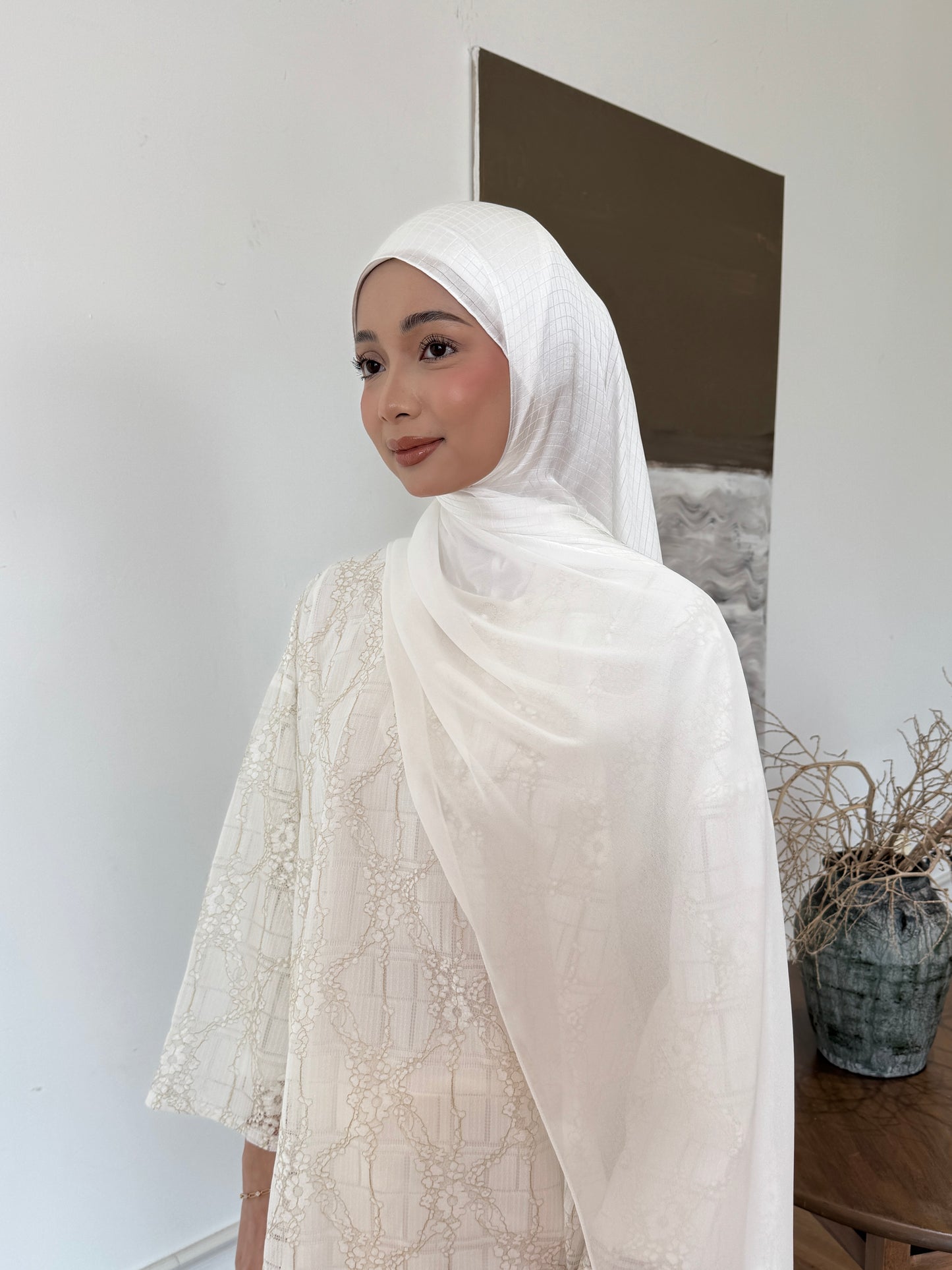 VELA SHAWL IN SNOW PEARL