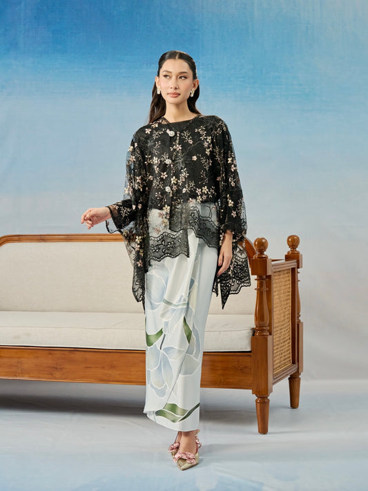 AZALEA LACE IN MIDNIGHT BLOOM