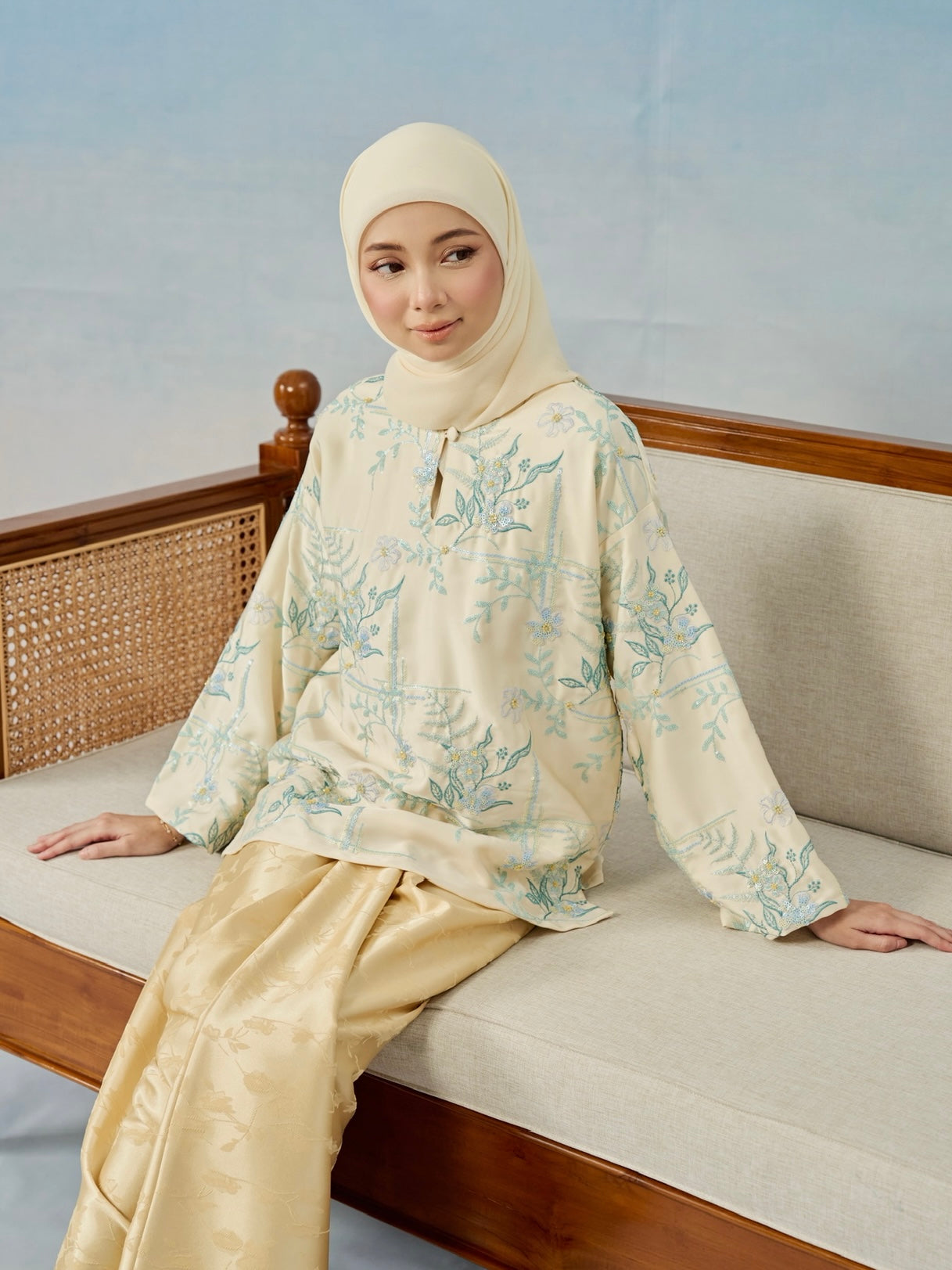 TANEA KURUNG IN CHAMPAGNE GOLD