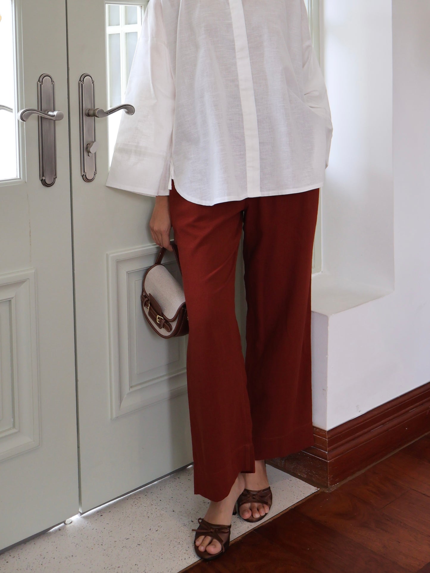 EASE LINEN PANTS IN BURNT