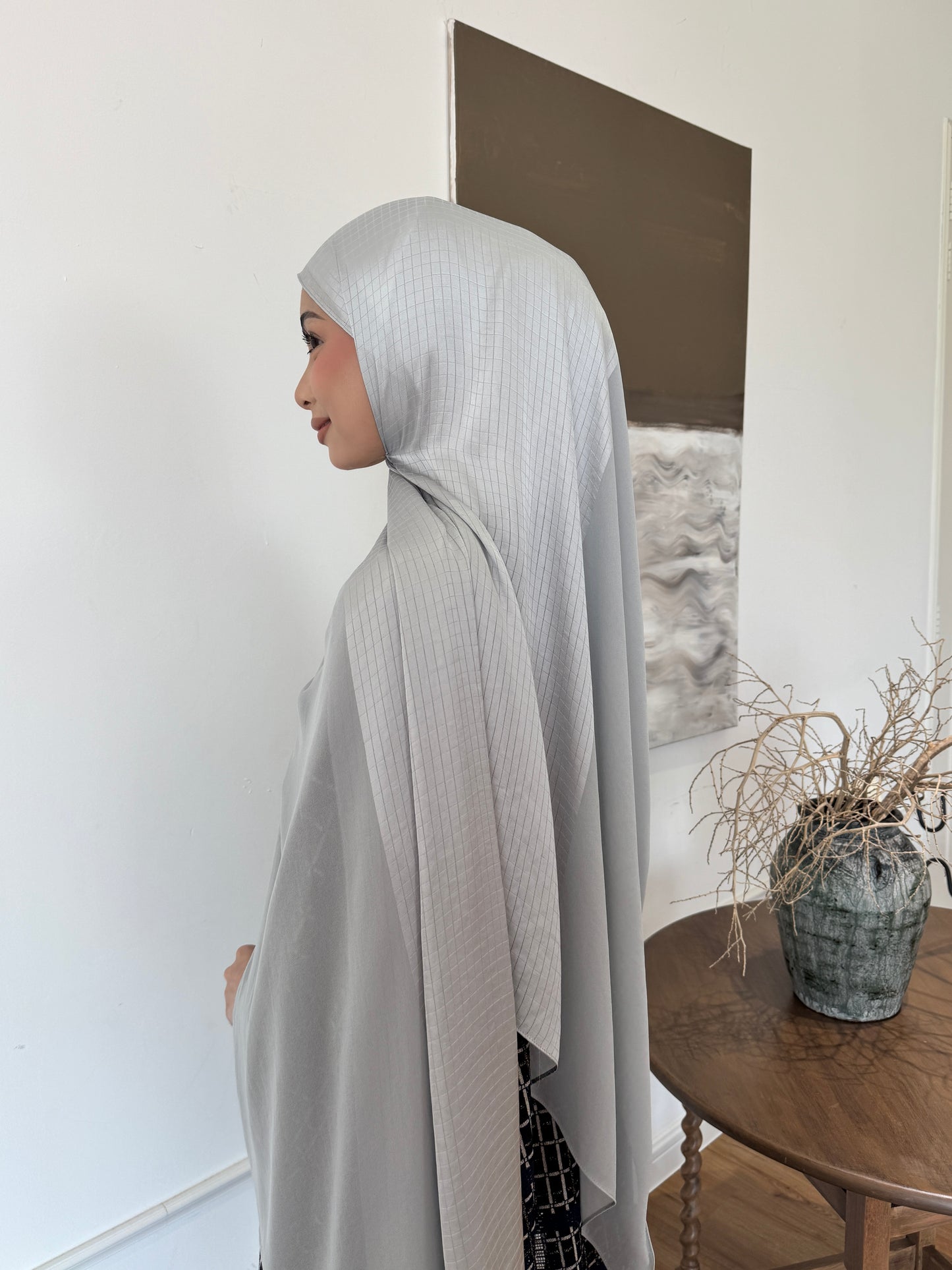 VELA SHAWL IN DOVE GREY