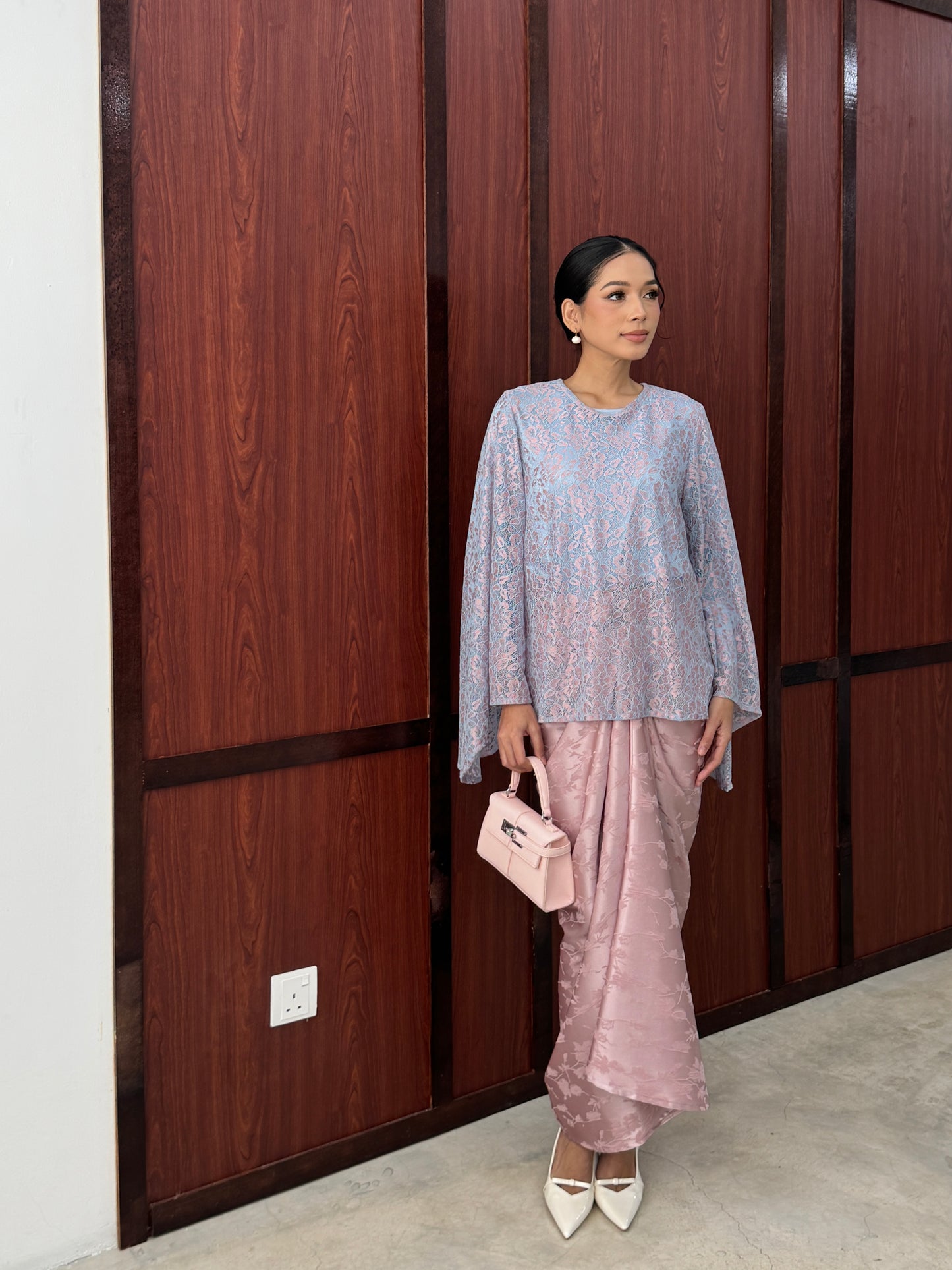 DEFECT ASTER KURUNG IN BLUSH SKY