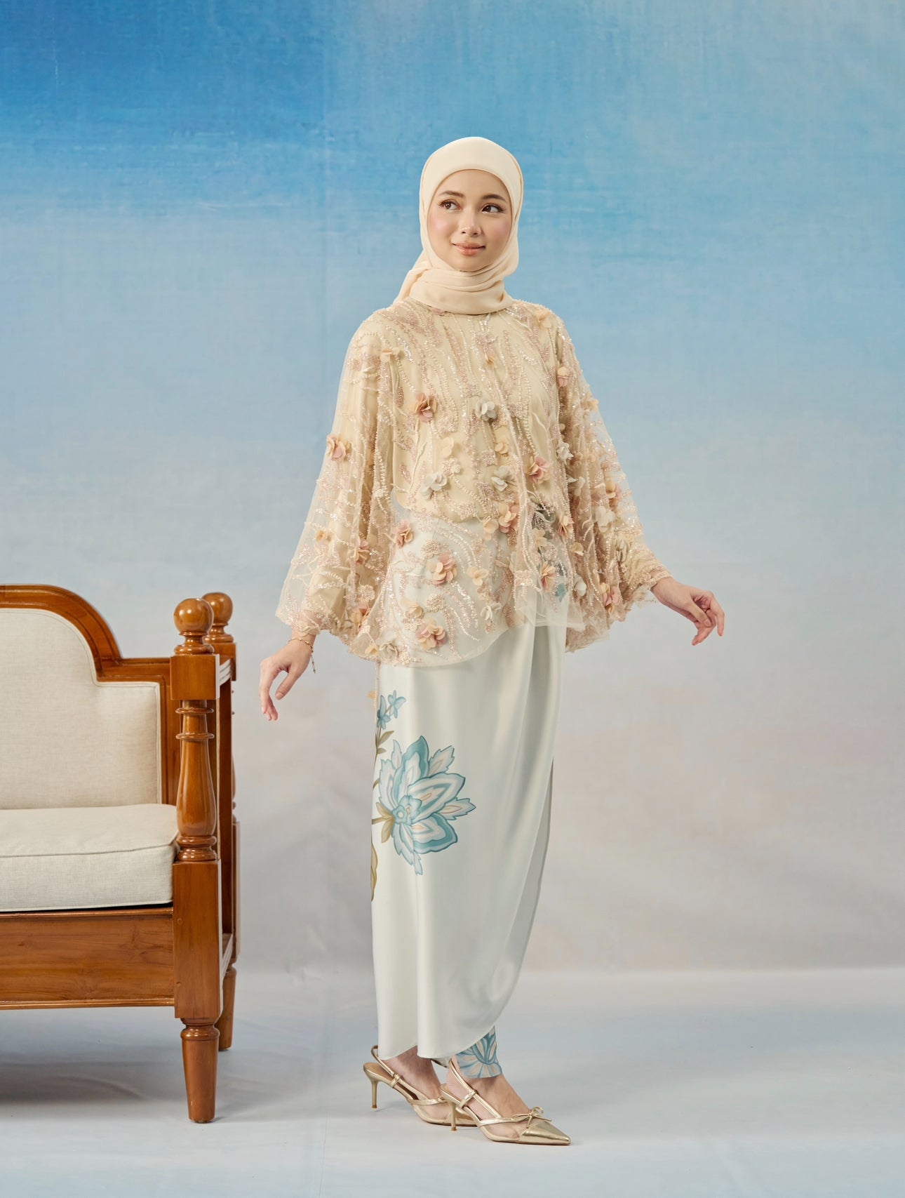 THEA CAFTAN IN CHAMPAGNE